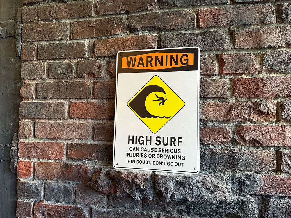 「警告！　高波注意」　ハワイアン　警告看板　アルミサイン ■ アメリカン雑貨 アメリカ雑貨 |  | 01