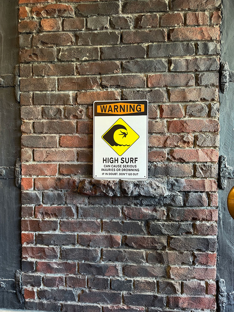 「警告！　高波注意」　ハワイアン　警告看板　アルミサイン ■ アメリカン雑貨 アメリカ雑貨 |  | 02