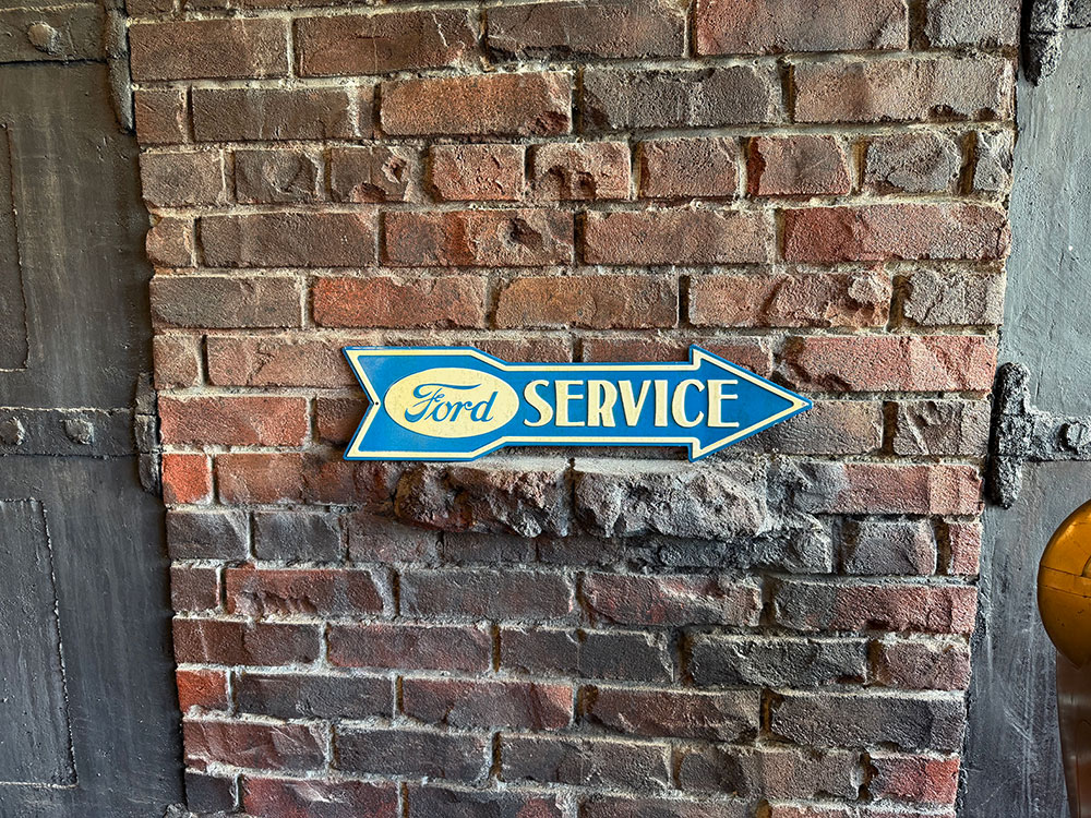 フォード　アローカットサイン　（FORD SERVICE）　矢印形　ブリキ看板　エンボス　ティンサイン ■ アメリカン雑貨 アメリカ雑貨 |  | 03