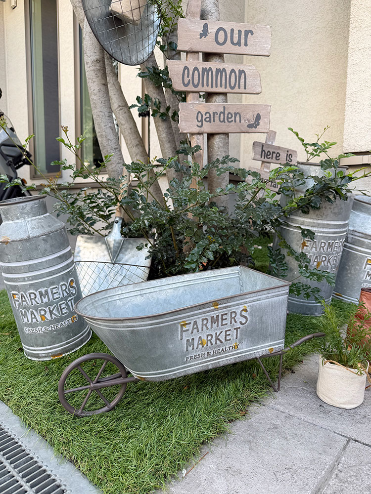 ファーマーズマーケット　ガーデンカート　一輪車 ■ アメリカン雑貨 アメリカ雑貨 |  | 05