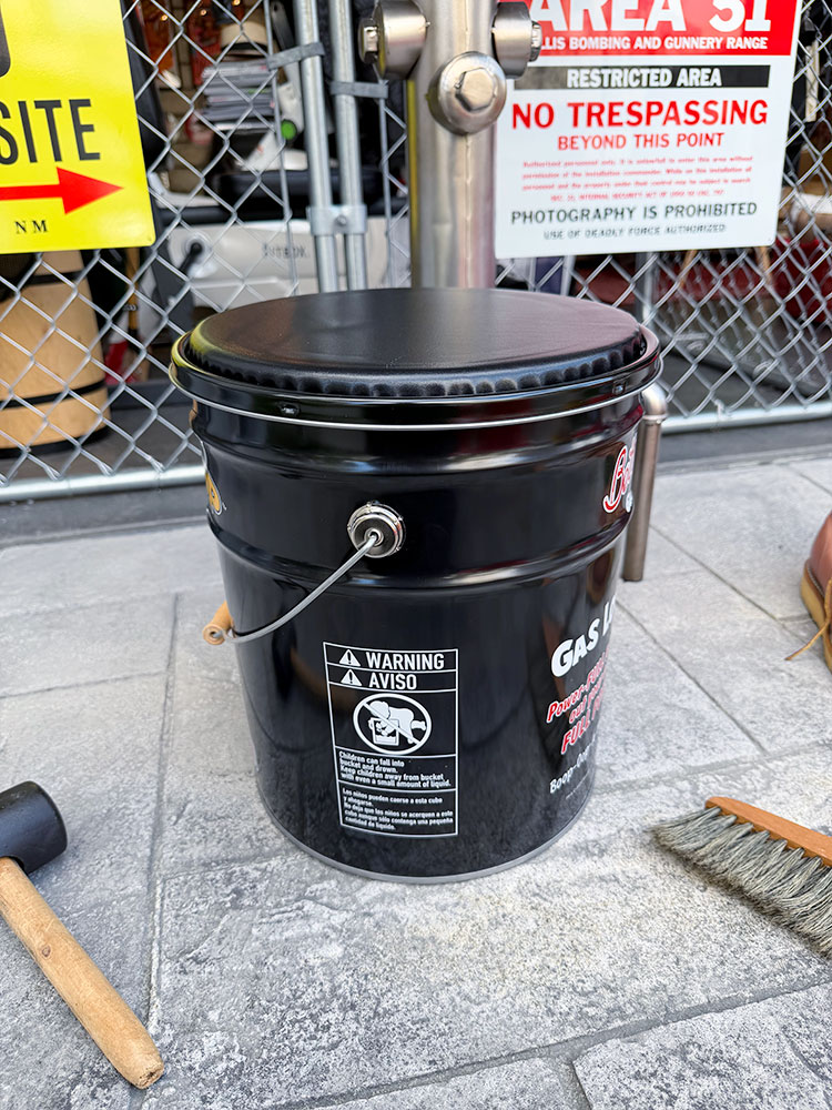 ベティ・ブープ　オイル缶スツール　座れるオイル缶　大容量収納 ■ アメリカン雑貨 アメリカ雑貨 |  | 01