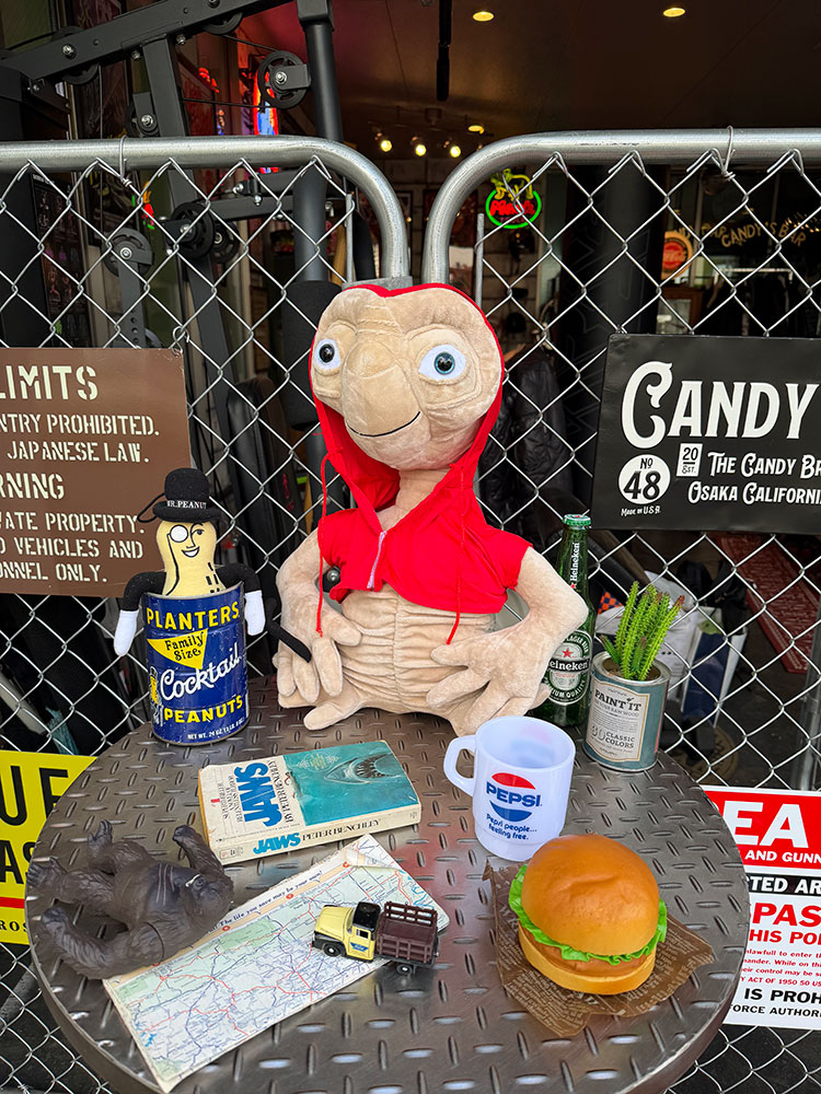 E.T. 赤いパーカー ぬいぐるみ Lサイズ □ アメリカン雑貨 アメリカ