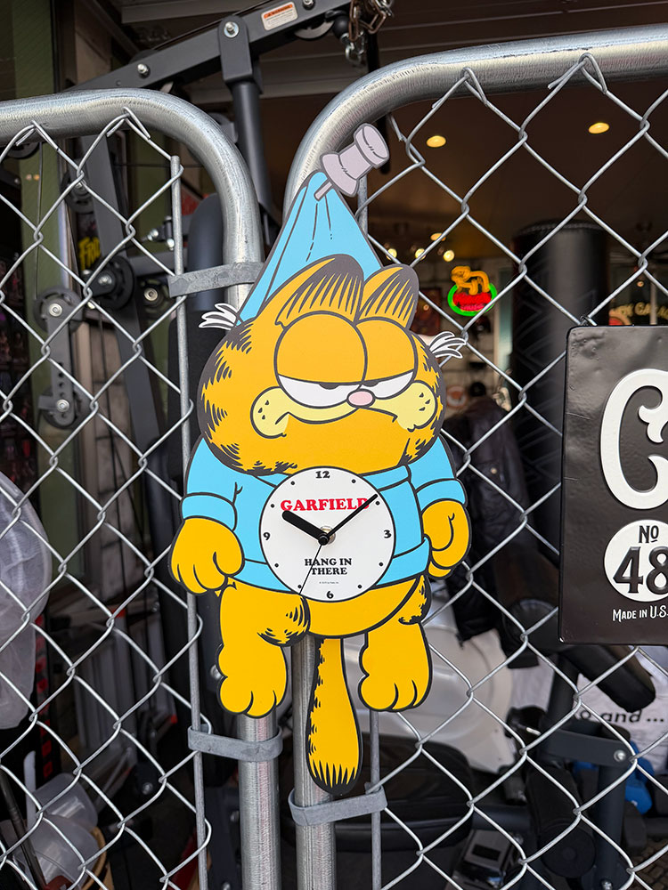 シッポがユラユラする　ガーフィールド　スウィングクロック　壁掛け時計 ■ アメリカン雑貨 アメリカ雑貨 | 