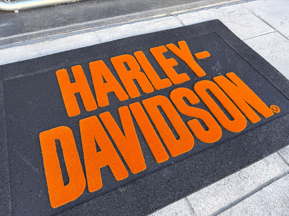 ハーレーダビッドソン　テキストロゴ　オフィシャル　エントリーマット　玄関マット ■ アメリカン雑貨 アメリカ雑貨 | Harley Davidson | 02