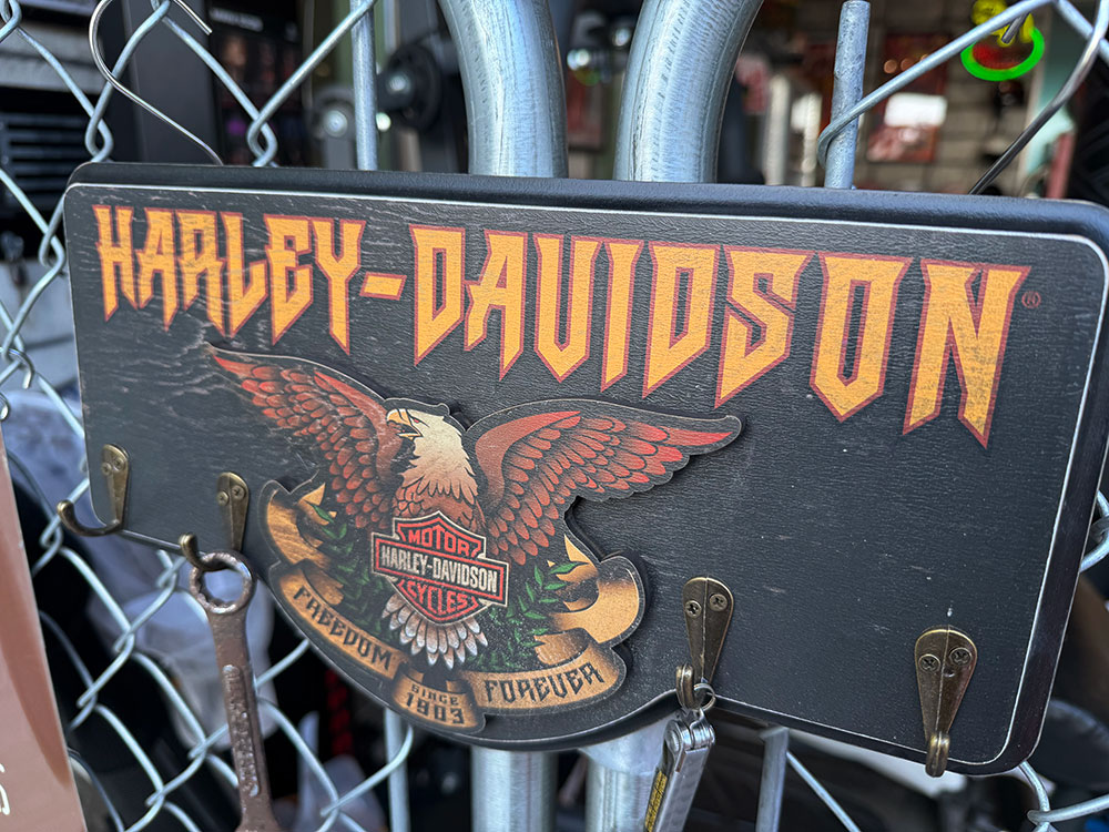 ハーレーダビッドソン　ハードロック　イーグル　キーフックボード　キーラック ■ アメリカン雑貨 アメリカ雑貨 |  | 01