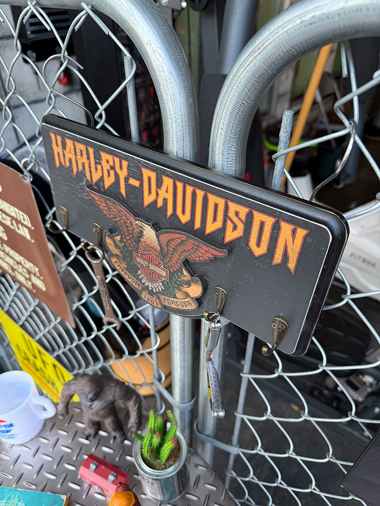 ハーレーダビッドソン　ハードロック　イーグル　キーフックボード　キーラック ■ アメリカン雑貨 アメリカ雑貨 |  | 02