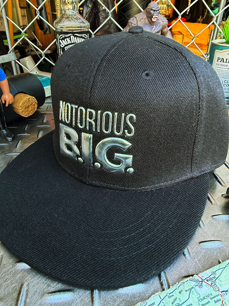 ノトーリアス B.I.G.　オフィシャル　フラットバイザー　キャップ　公式グッズ ■ アメリカン雑貨 アメリカ雑貨 |  | 01