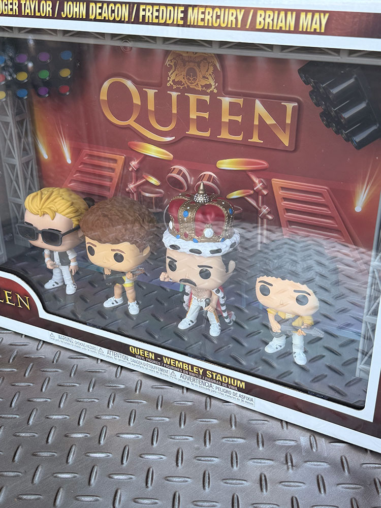 ファンコポップ　QUEEN　クイーン　4体セット　（ステージセット付き）　POP! MOMENT ■ アメリカン雑貨 アメリカ雑貨 |  | 04