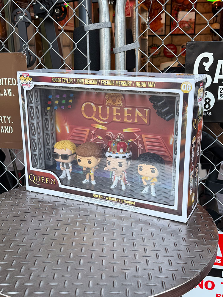 ファンコポップ　QUEEN　クイーン　4体セット　（ステージセット付き）　POP! MOMENT ■ アメリカン雑貨 アメリカ雑貨 |  | 05