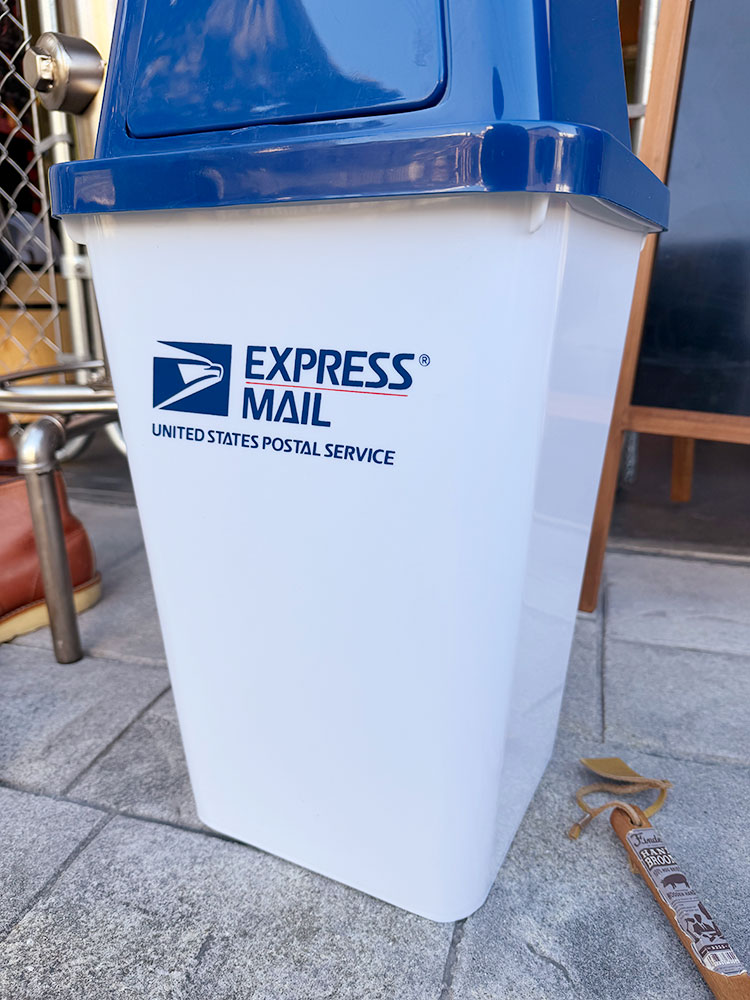 USPS　ダストビン　20Lサイズ　（ホワイト×ネイビー）　ゴミ箱　トラッシュカン ■ アメリカン雑貨 アメリカ雑貨 |  | 02