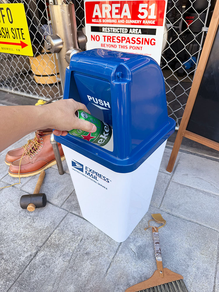 USPS　ダストビン　20Lサイズ　（ホワイト×ネイビー）　ゴミ箱　トラッシュカン ■ アメリカン雑貨 アメリカ雑貨 |  | 03