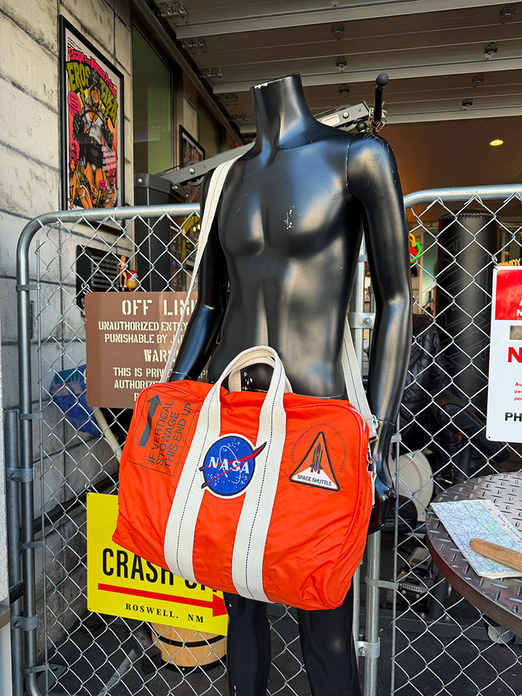NASA　キットバッグ　RED CANOE　レッドカヌー ■ アメリカン雑貨 アメリカ雑貨 |  | 01