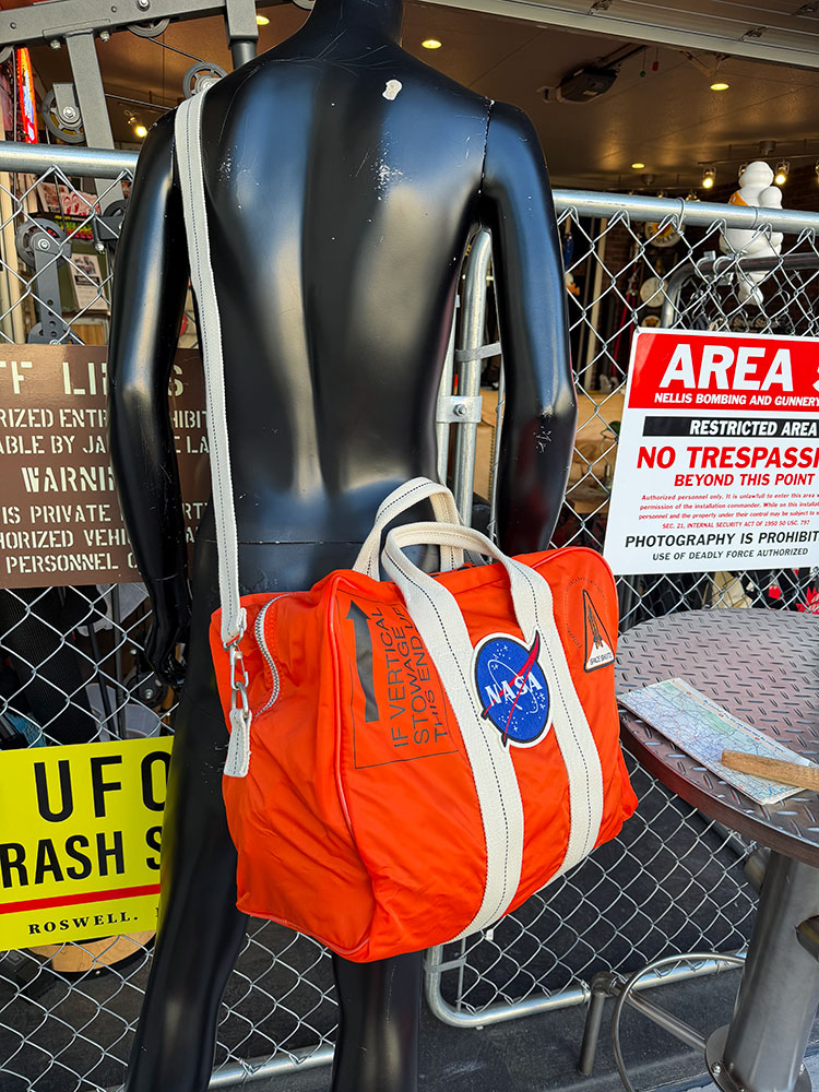 NASA　キットバッグ　RED CANOE　レッドカヌー ■ アメリカン雑貨 アメリカ雑貨 |  | 12