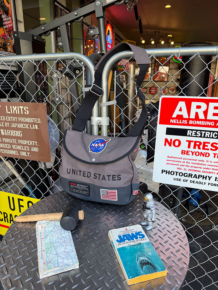 NASA　ショルダーバッグ　RED CANOE　レッドカヌー ■ アメリカン雑貨 アメリカ雑貨 |  | 06