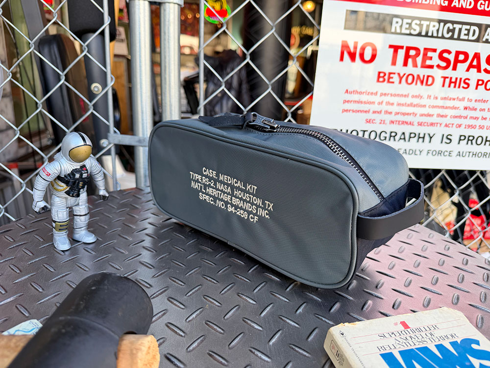 NASA　メディカルキット　ペンケース　トイレタリーキット　RED CANOE　レッドカヌー ■ アメリカン雑貨 アメリカ雑貨 |  | 03