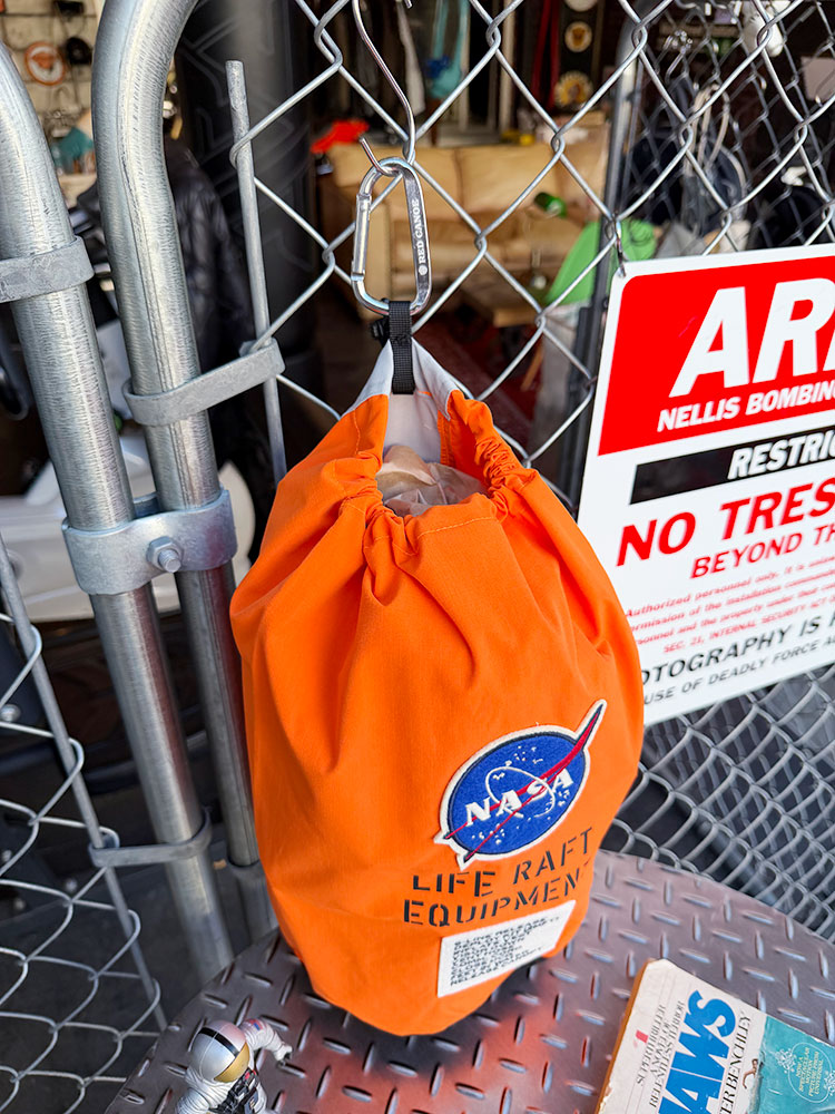 NASA　リップストップバッグ　スタッフサック　RED CANOE　レッドカヌー ■ アメリカン雑貨 アメリカ雑貨 |  | 01