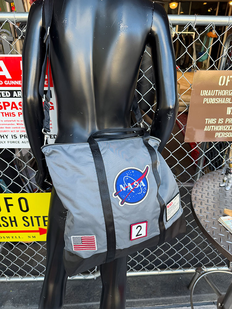 NASA　ヘルメットバッグ　RED CANOE　レッドカヌー 爆買 |  | 08