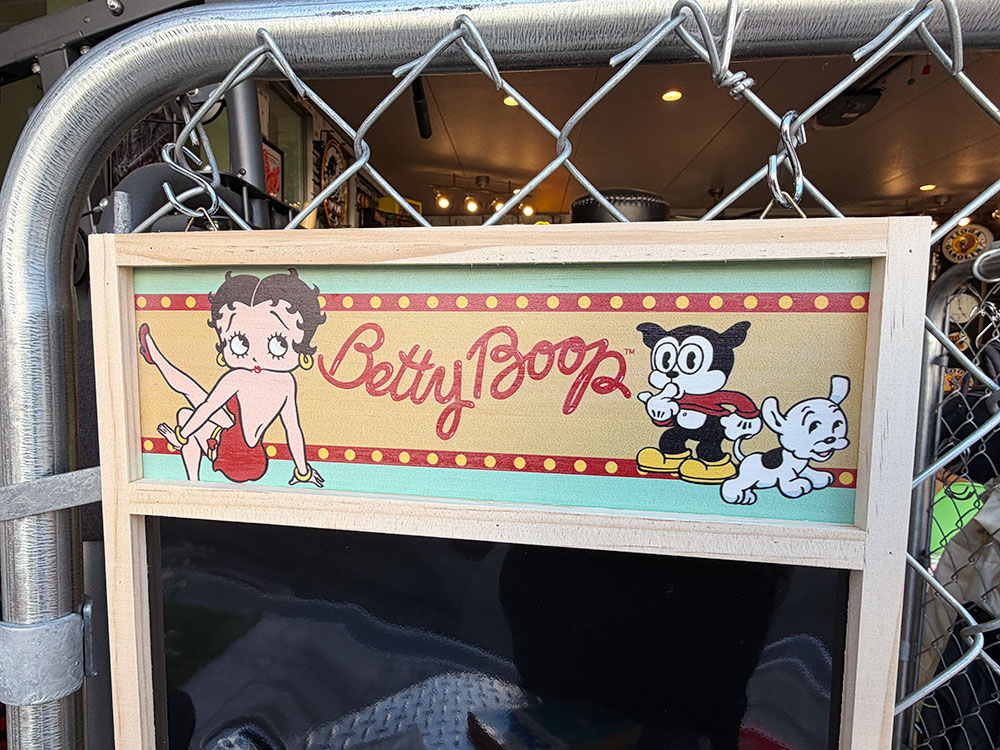 ベティ・ブープ　ウッデン　ブラックボード　（正方形タイプ） ■ アメリカン雑貨 アメリカ雑貨 |  | 01