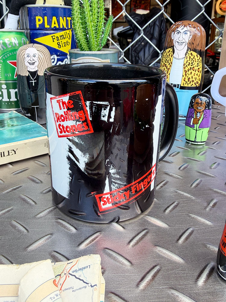 ローリングストーンズ　スティッキーフィンガーズ　オフィシャル　マグカップ　315ml　公式グッズ ■ アメリカン雑貨 アメリカ雑貨  爆買 | 