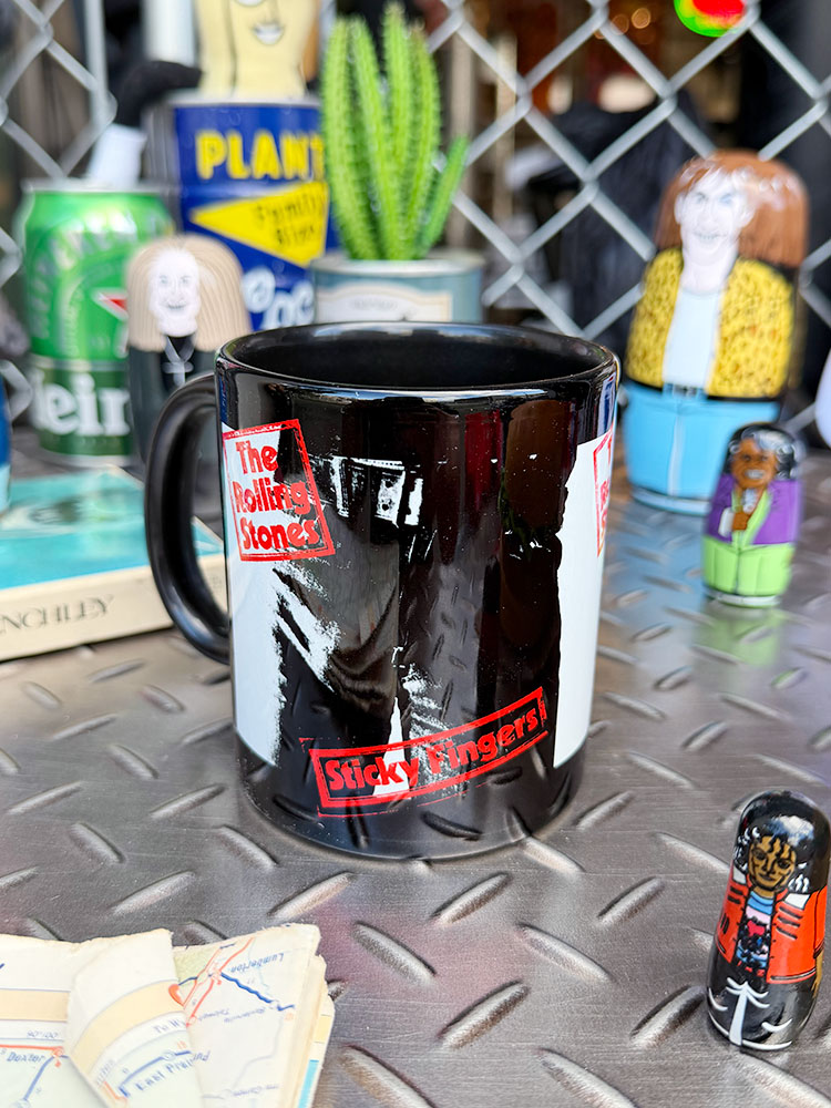 ローリングストーンズ　スティッキーフィンガーズ　オフィシャル　マグカップ　315ml　公式グッズ ■ アメリカン雑貨 アメリカ雑貨  爆買 |  | 01