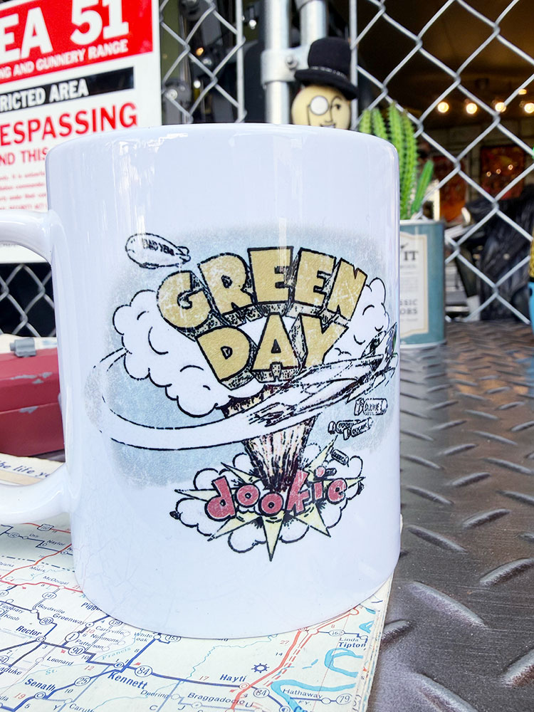 グリーンデイ　ドゥーキー　オフィシャル　マグカップ　315ml　公式グッズ ■ アメリカン雑貨 アメリカ雑貨 |  | 01