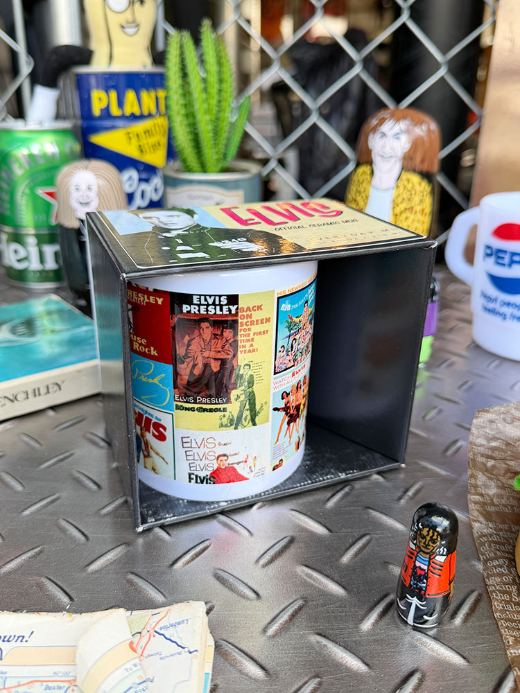 エルヴィス・プレスリー　オフィシャル　マグカップ　315ml　（映画ポスターコレクション）　公式グッズ ■ アメリカン雑貨 アメリカ雑貨 |  | 05