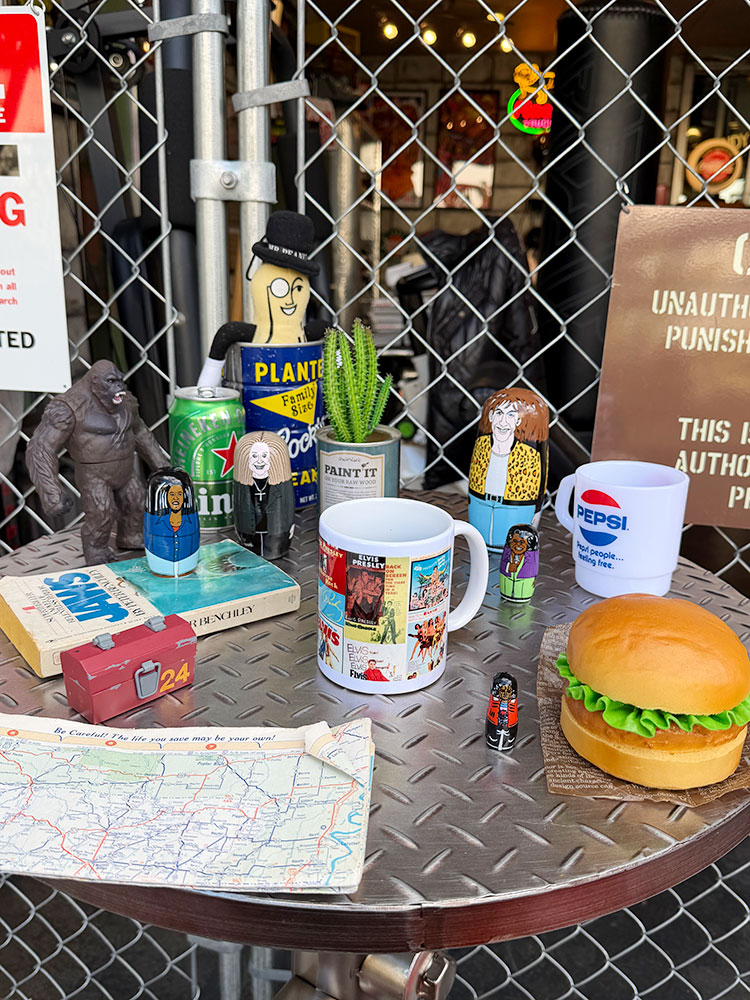 エルヴィス・プレスリー　オフィシャル　マグカップ　315ml　（映画ポスターコレクション）　公式グッズ ■ アメリカン雑貨 アメリカ雑貨 |  | 04