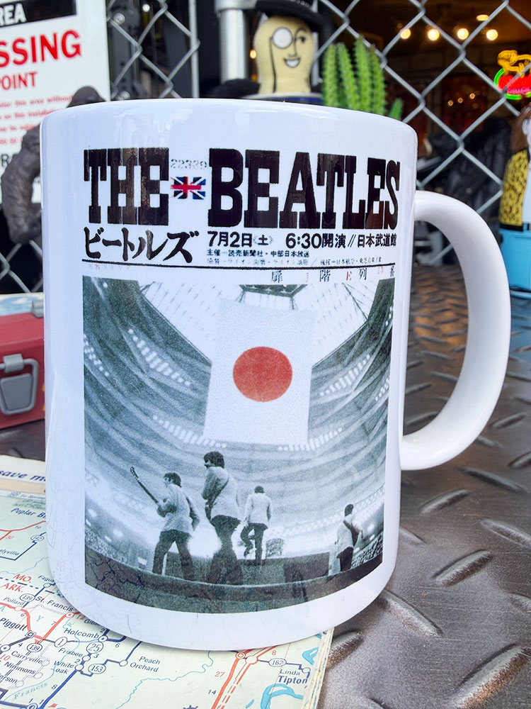 ビートルズ　日本武道館コンサート　オフィシャル　マグカップ　325ml　公式グッズ ■ アメリカン雑貨 アメリカ雑貨 |  | 01