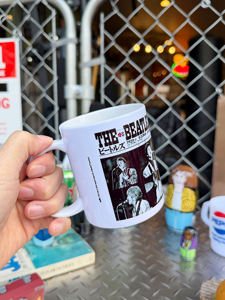ビートルズ　日本武道館コンサート　オフィシャル　マグカップ　325ml　公式グッズ ■ アメリカン雑貨 アメリカ雑貨 |  | 03