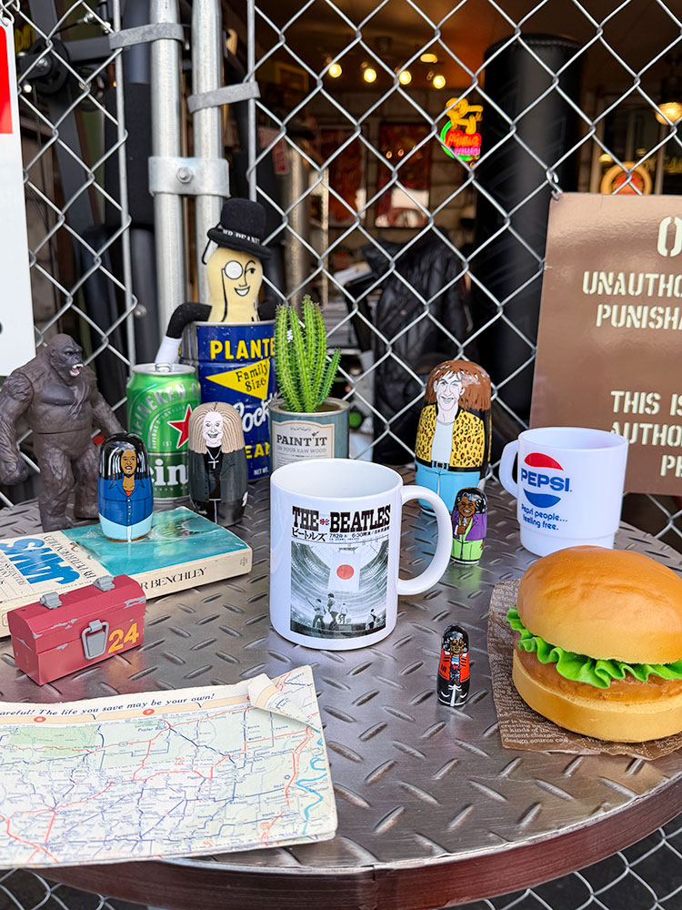 ビートルズ　日本武道館コンサート　オフィシャル　マグカップ　325ml　公式グッズ ■ アメリカン雑貨 アメリカ雑貨 |  | 04