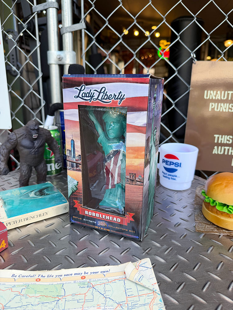 デッドストック　自由の女神　ボビングヘッド ■ アメリカン雑貨 アメリカ雑貨 |  | 07