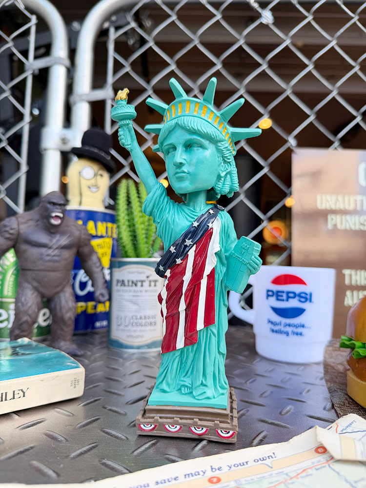デッドストック　自由の女神　ボビングヘッド ■ アメリカン雑貨 アメリカ雑貨 | 