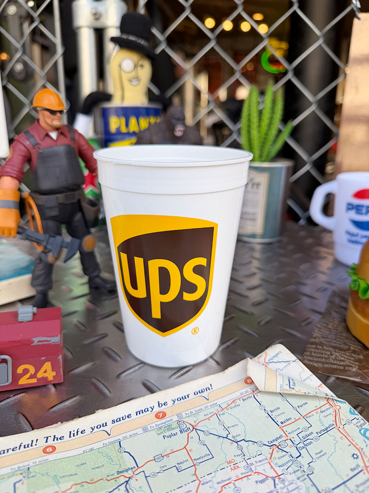UPS　16オンス　スタジアムカップ ■ アメリカン雑貨 アメリカ雑貨  爆買 | 
