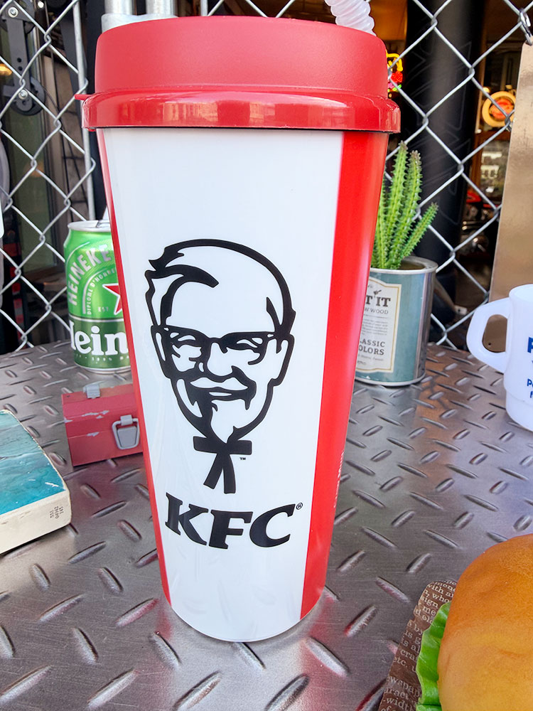 KFC　ケンタッキーフライドチキン　オフィシャル　タンブラー　（取り外し可能なストロー付き） ■ アメリカン雑貨 アメリカ雑貨 |  | 02