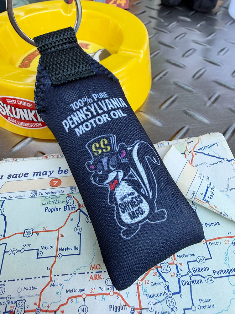 シャイネス　スカンキッド　フローティング　キーホルダー |  | 01