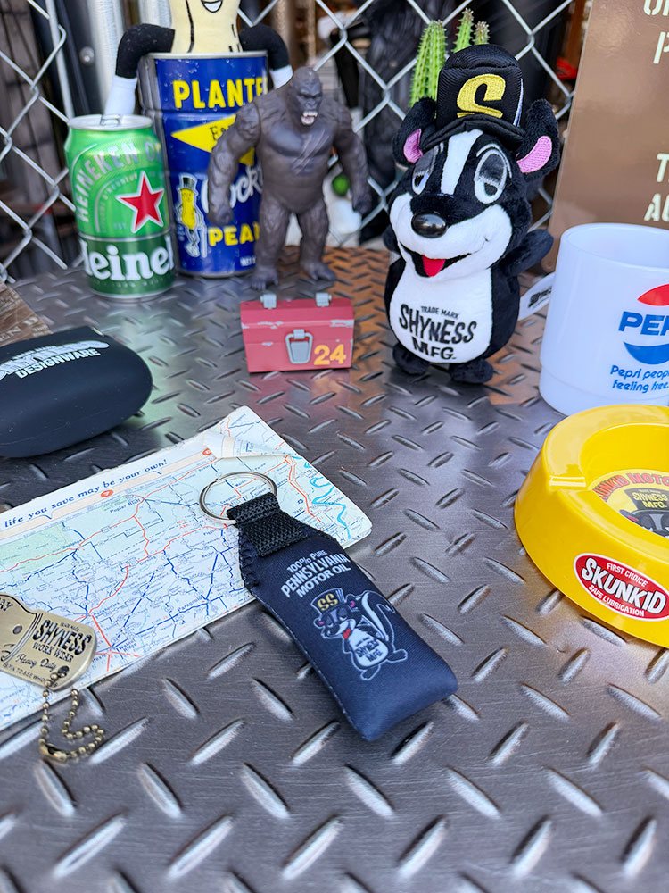 シャイネス　スカンキッド　フローティング　キーホルダー |  | 03