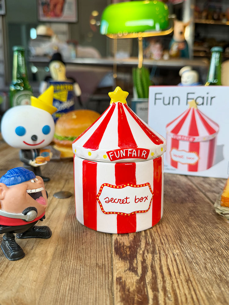 ファンフェア　サーカスのテント型　シークレットボックス　小物入れ　陶器製 ■ アメリカン雑貨 アメリカ雑貨 | 