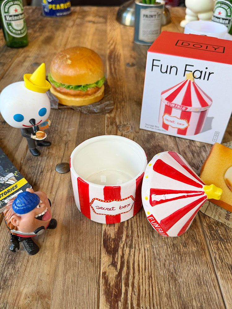 ファンフェア　サーカスのテント型　シークレットボックス　小物入れ　陶器製 ■ アメリカン雑貨 アメリカ雑貨 |  | 01