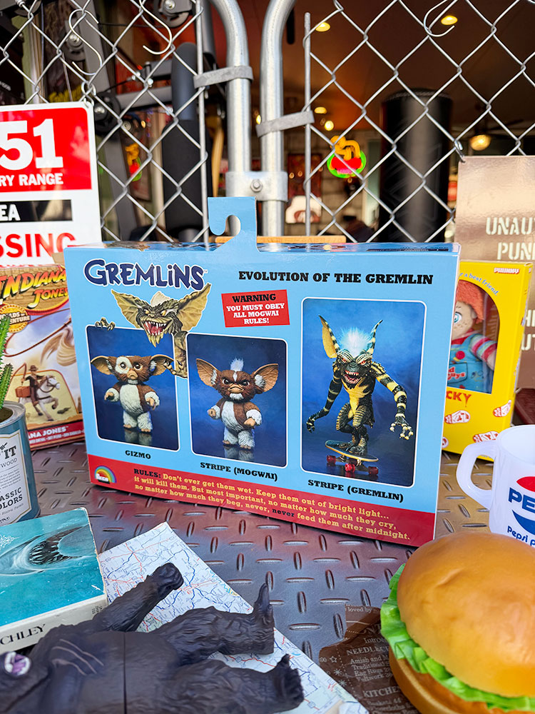 NECA　グレムリン　Evolution of a Gremlin　モグワイ＆グレムリン　アクションフィギュア　（3体セット） 40周年アニバーサリーボックス |  | 06