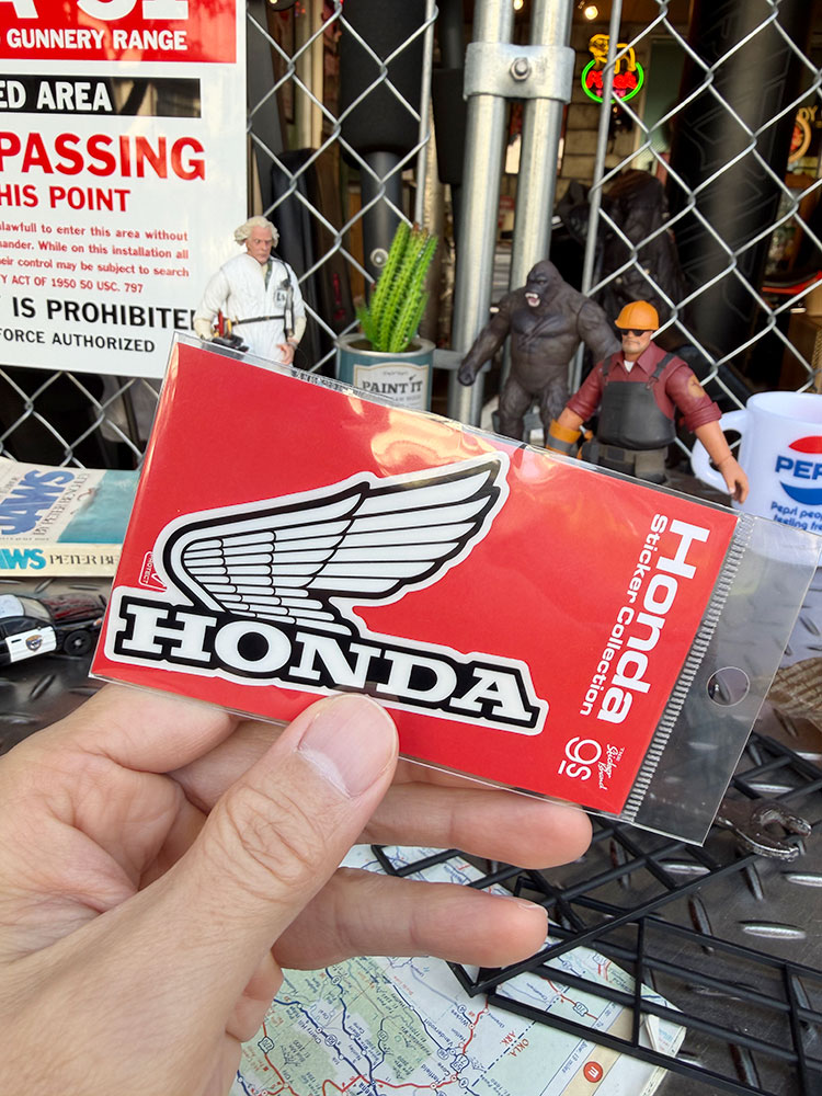 HONDA　ホンダ　バイク　ロゴ　オフィシャル　ステッカー　（白×黒ウイング/左向き） ■ アメリカン雑貨 アメリカ雑貨 |  | 02