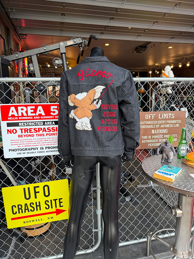 映画　グレムリン　ギズモ　ジージャン　（Lサイズ)　キャラジャン ■ アメリカン雑貨 アメリカ雑貨  爆買 |  | 03