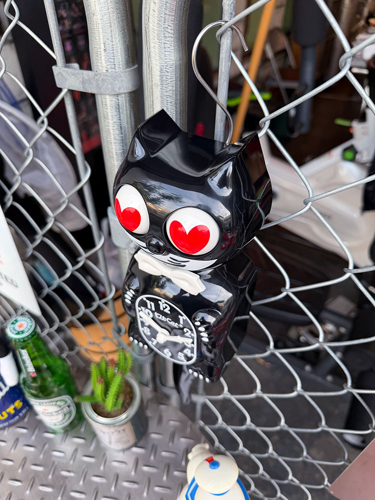 誕生90周年　限定モデル　キットキャット　クロック　ハートアイズ・エディション　（クラシックブラック）　アメリカン雑貨 アメリカ雑貨 |  | 02