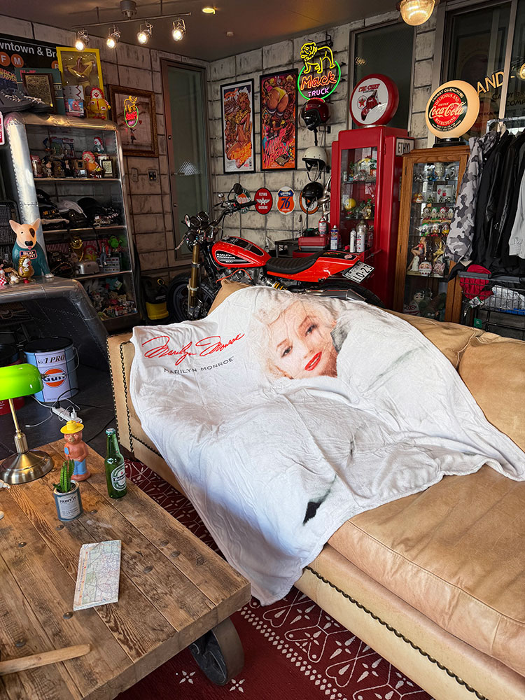 マリリン・モンロー　フリースブランケット ■ アメリカン雑貨 アメリカ雑貨 毛布 |  | 02