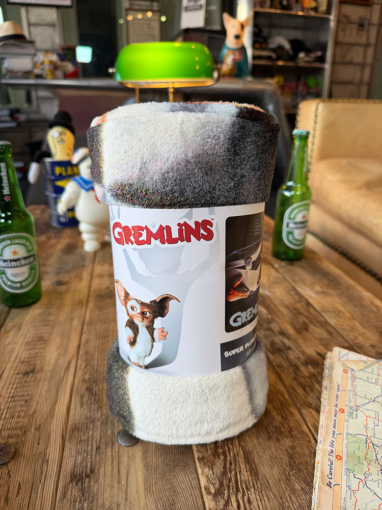 映画　グレムリン　フリースブランケット　（映画ポスター） ■ アメリカン雑貨 アメリカ雑貨  爆買 |  | 04