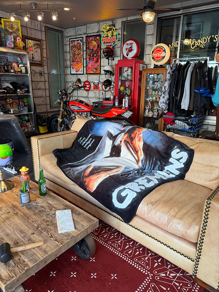 映画　グレムリン　フリースブランケット　（映画ポスター） ■ アメリカン雑貨 アメリカ雑貨  爆買 |  | 01