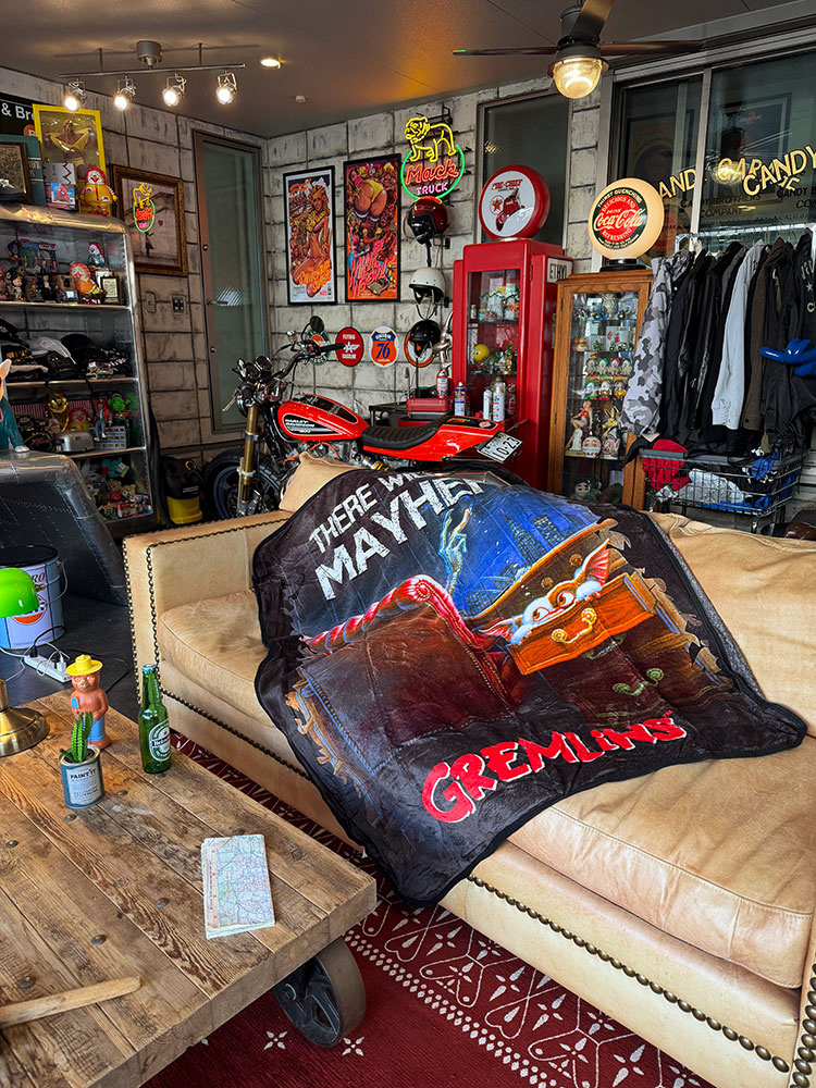 映画　グレムリン　ギズモ　フリースブランケット　（There will be Mayhem） ■ アメリカン雑貨 アメリカ雑貨  爆買 |  | 02