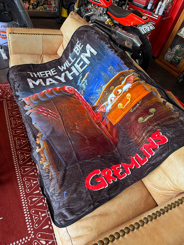 映画　グレムリン　ギズモ　フリースブランケット　（There will be Mayhem） ■ アメリカン雑貨 アメリカ雑貨  爆買 |  | 04