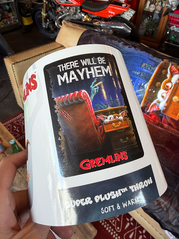 映画　グレムリン　ギズモ　フリースブランケット　（There will be Mayhem） ■ アメリカン雑貨 アメリカ雑貨  爆買 |  | 05
