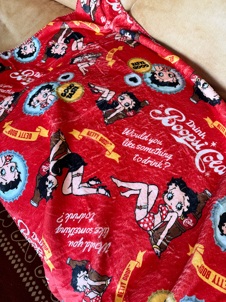 ベティ・ブープ　フリースブランケット　100cm×70cm　（レッド） ■ アメリカン雑貨 アメリカ雑貨 |  | 01