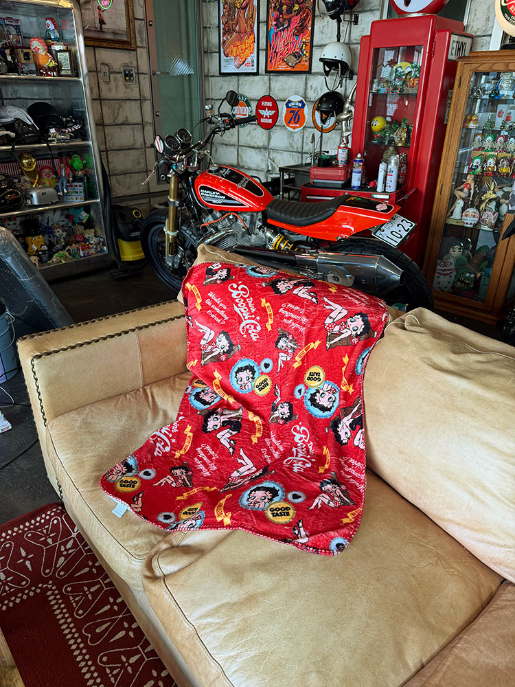 ベティ・ブープ　フリースブランケット　100cm×70cm　（レッド） ■ アメリカン雑貨 アメリカ雑貨 |  | 03